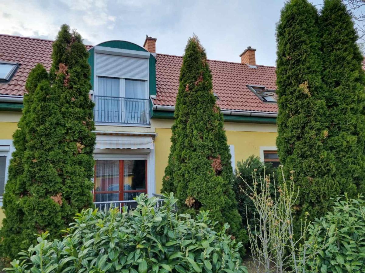 Koerteszirom Apartman Erlau Exterior foto